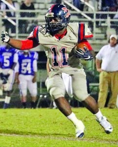 Jamichael Robinson cuts back during a run for South Panola last Thursday against DeSoto Central. The Panolian photo by Myra Bean