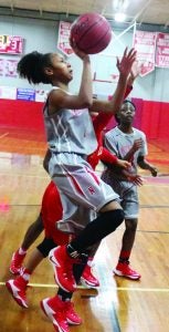 North Panola’s Kenya Edwards scored 35 points in the game against Rosa Fort Friday night. The Panolian photo by Ike House