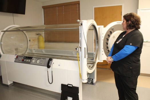 Panola Medical Open House touts hyperbaric chamber The Panolian The Panolian