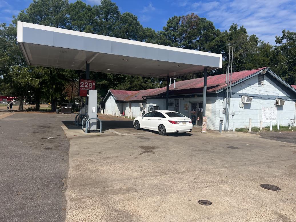 Batesville Code Office shuts down corner store on Van Voris St. The